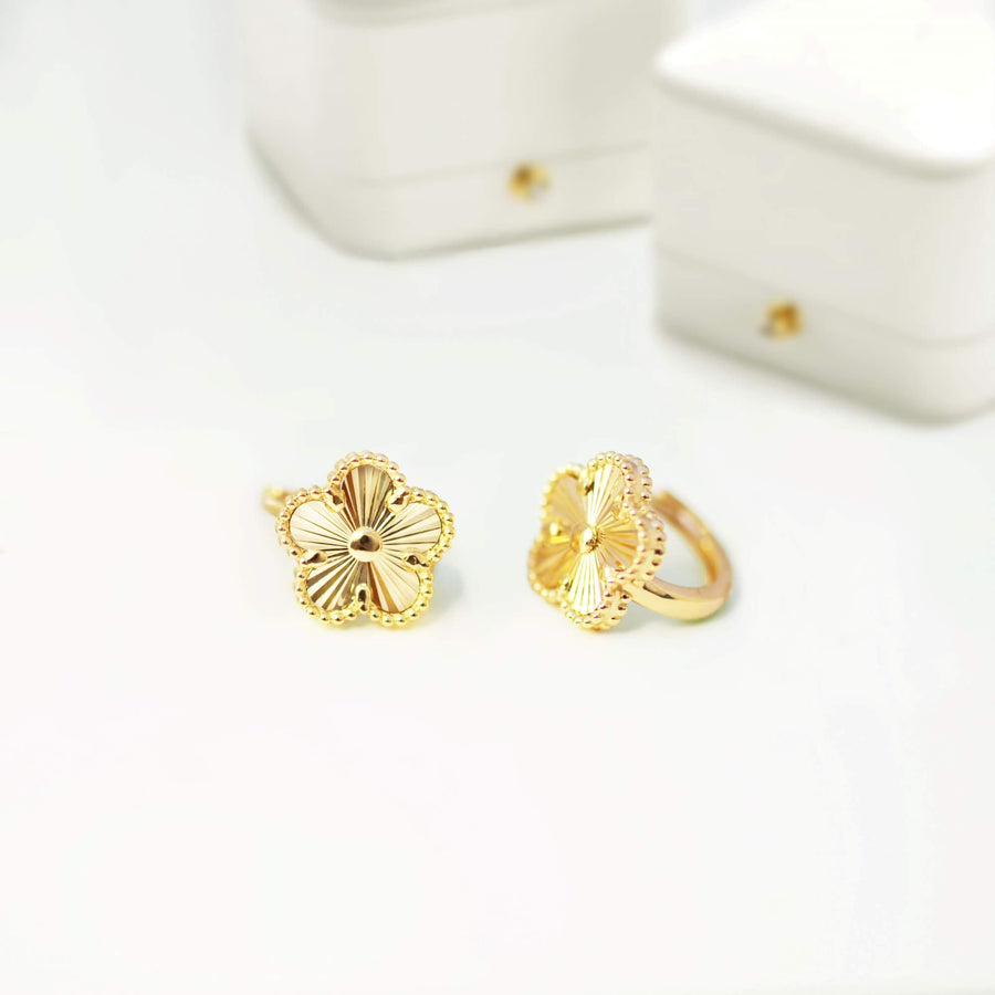 14k Solid Gold Sunray Flower Huggie Earrings