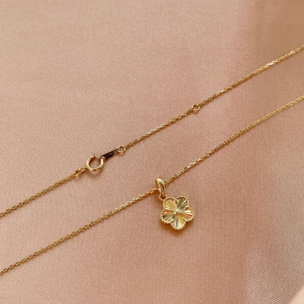 Necklace charm, good 14k solid gold