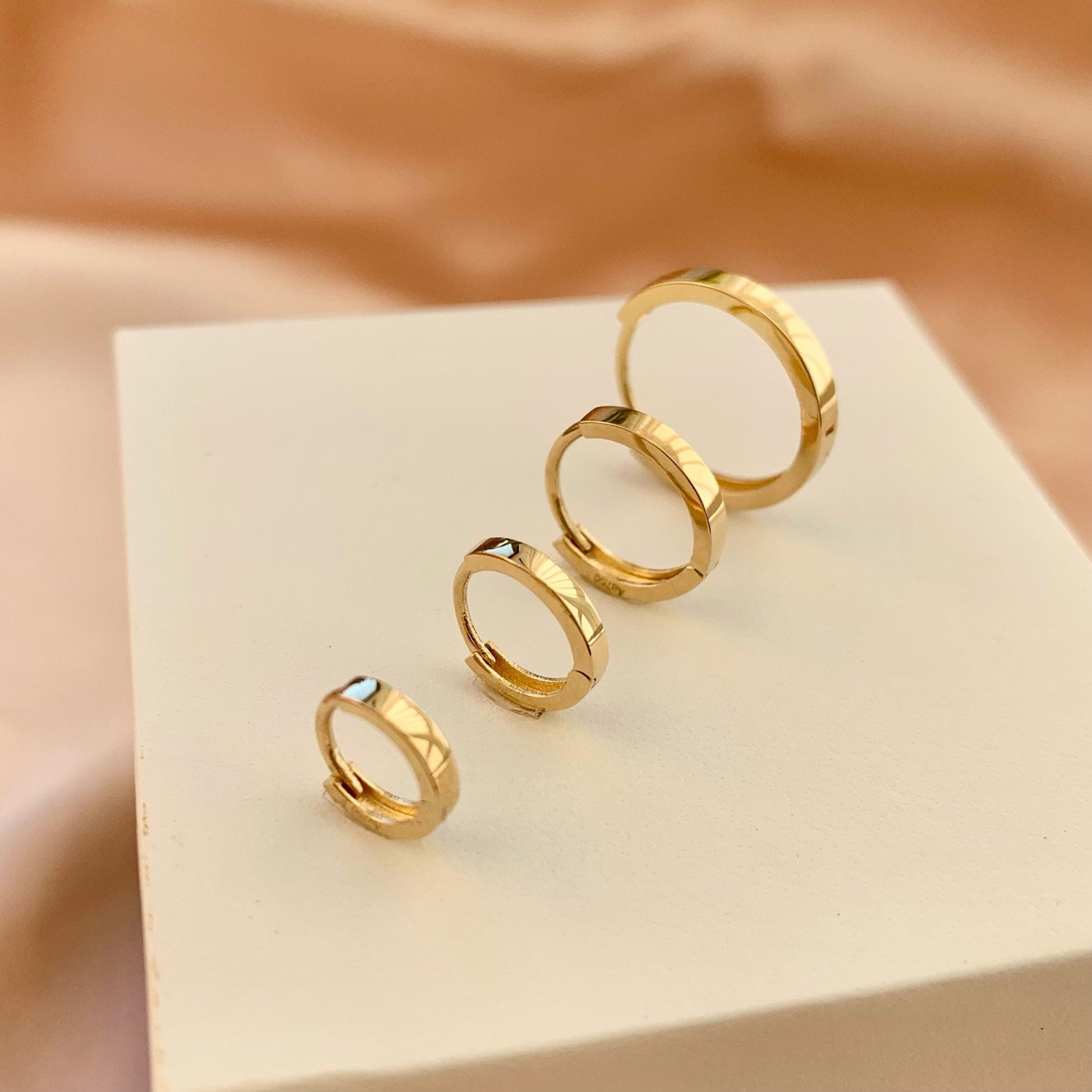 Ready to ship!14K/18K Solid Gold Dainty Huggie Hoop Earrings, 6mm 7mm 9mm 12mm Huggies, Real Gold Huggies, Solid Gold Small Unisex Huggies